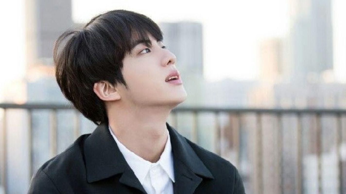 ส่องประวัติ JIN พี่ใหญ่แห่งวง BTS