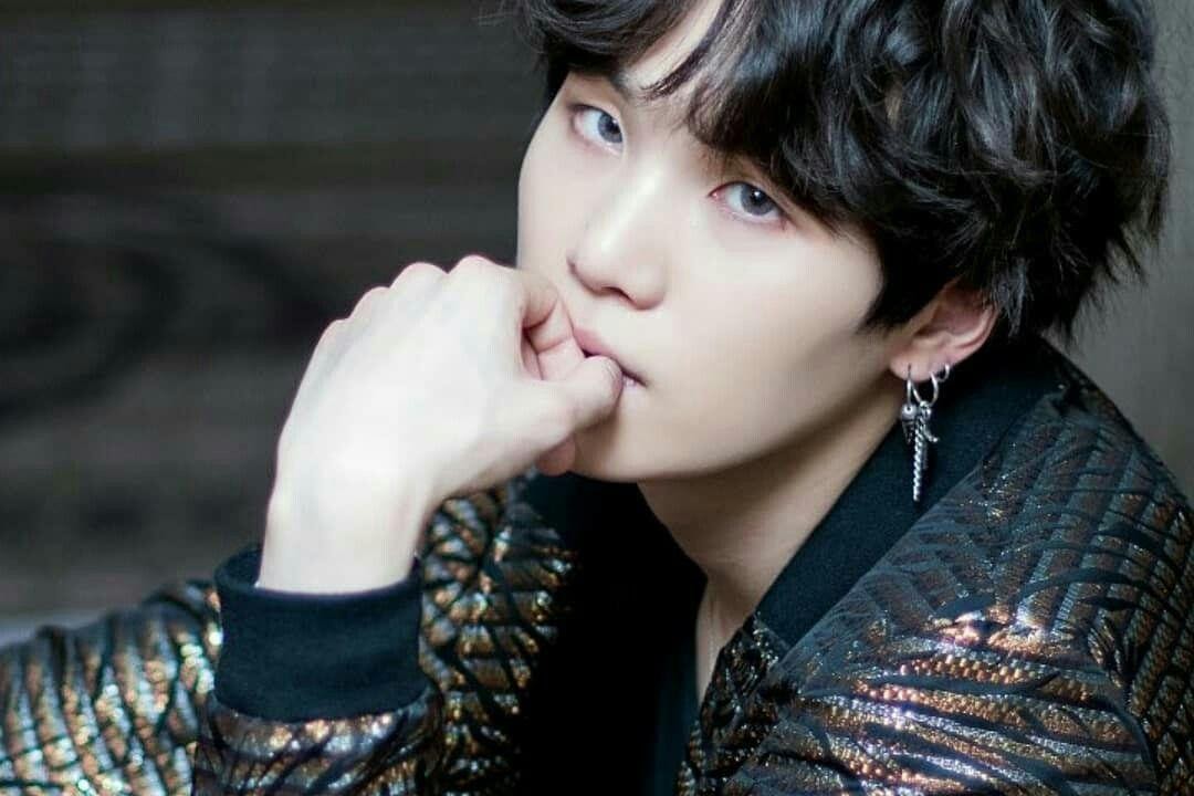 ส่องประวัติ SUGA อัจฉริยะแรปเปอร์แห่ง BTS